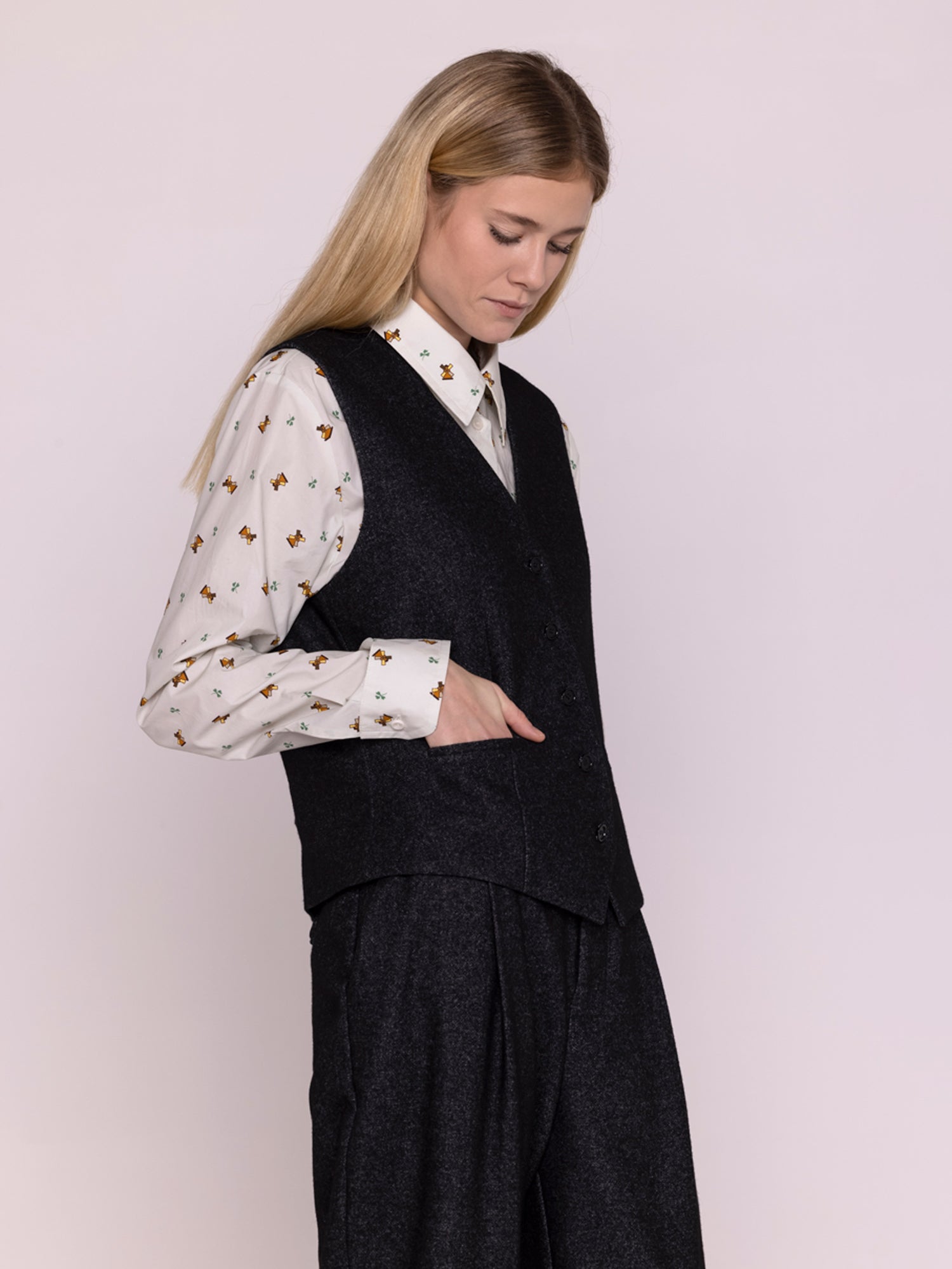 WOOL WAISTCOAT DARK GREY - Image 3