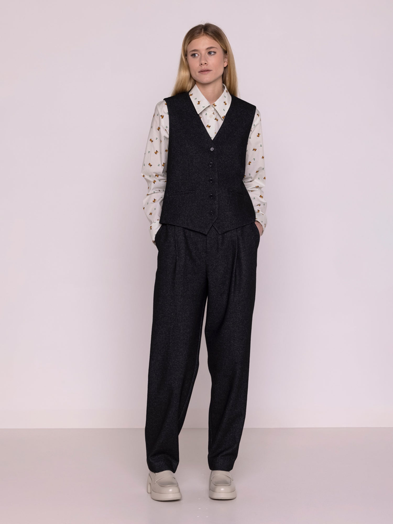 WOOL WAISTCOAT DARK GREY - Image 2