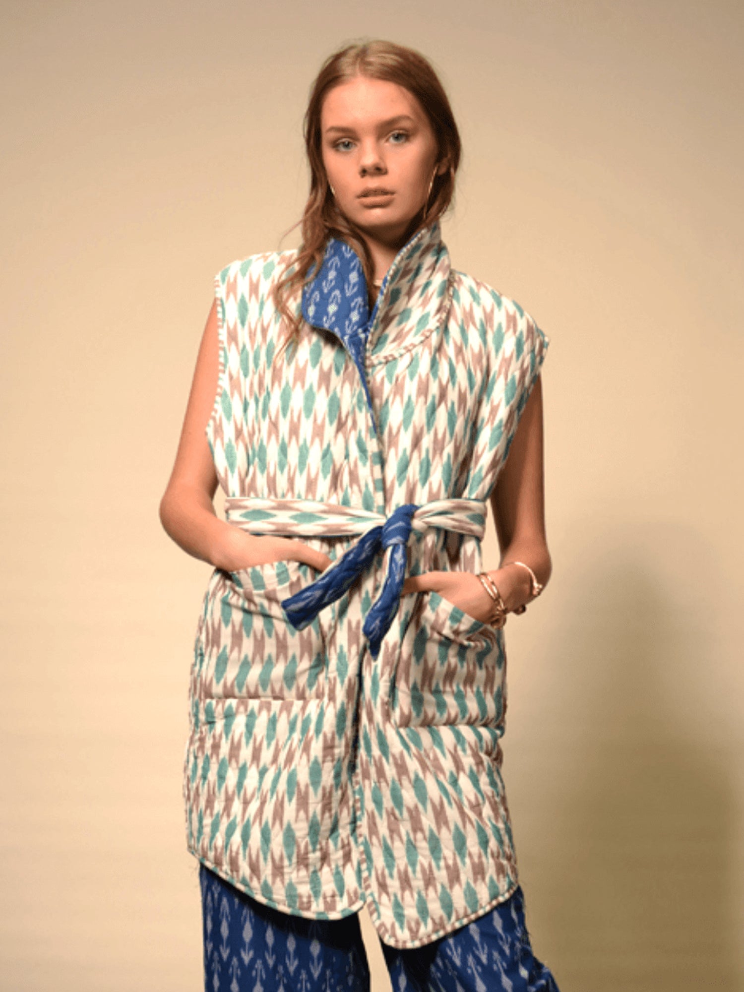 IKAT REVERSIBLE VEST MULTI BLUE - Image 2
